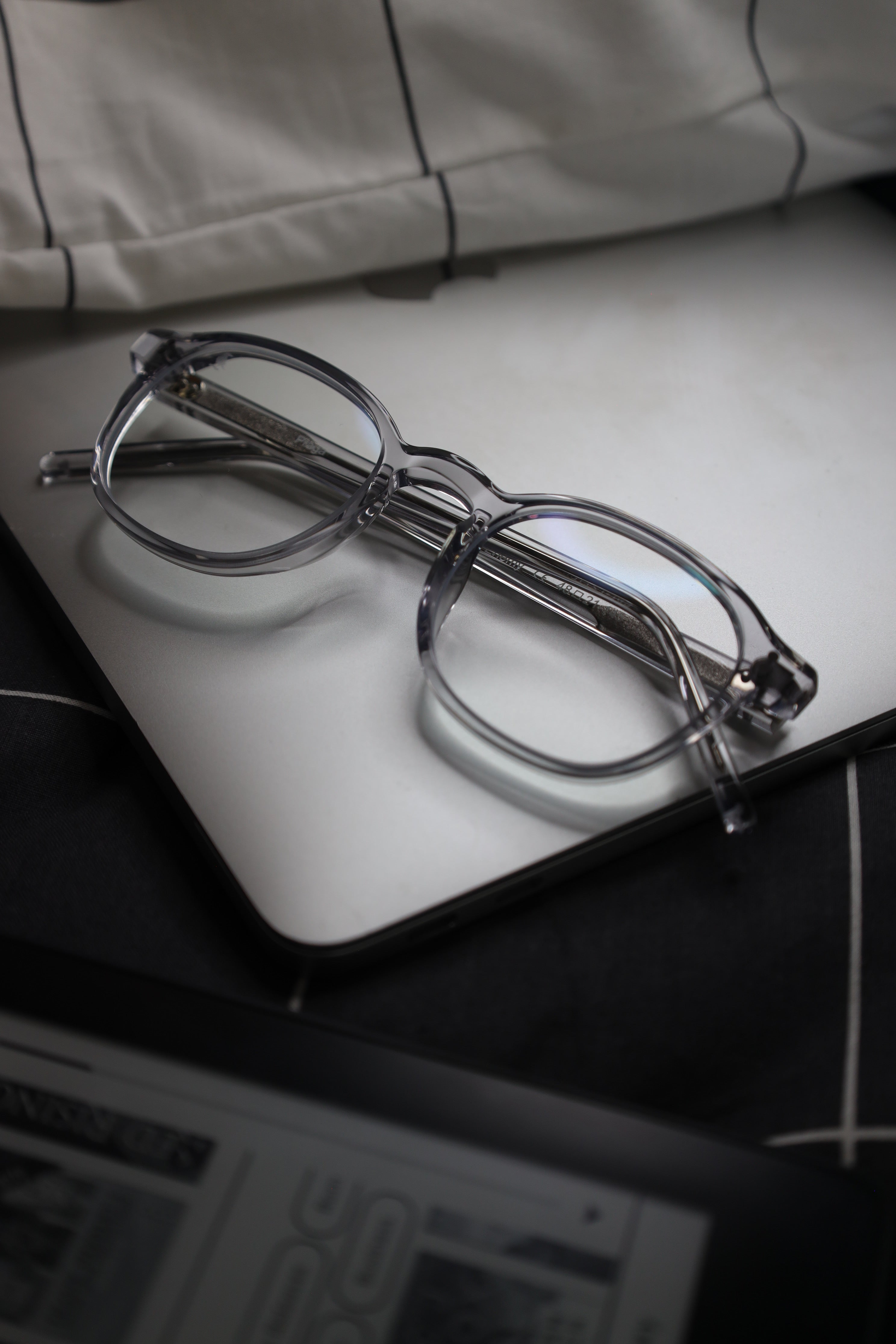Praga Clear Screen Glasses