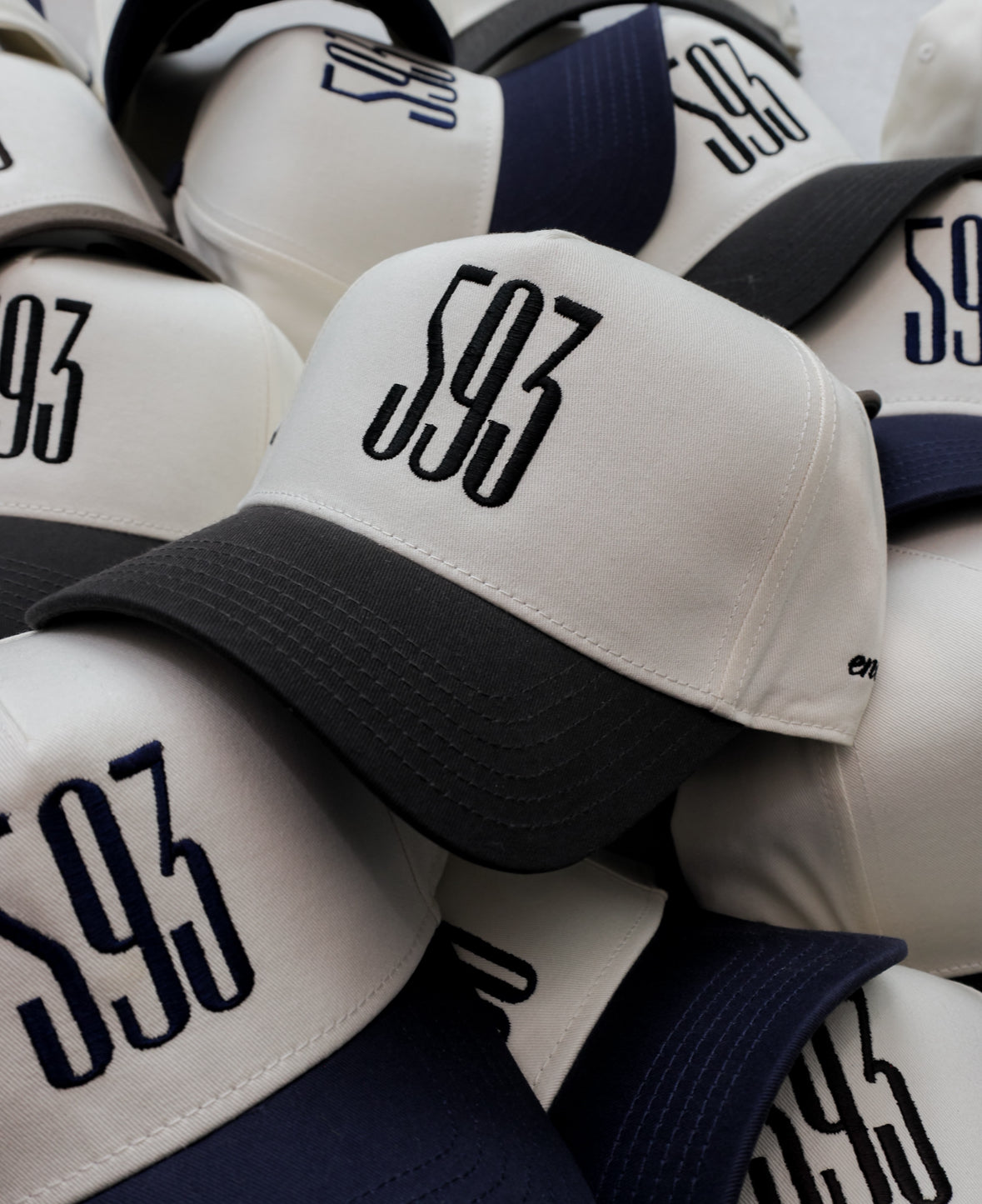 593 Two Tone Black Cap